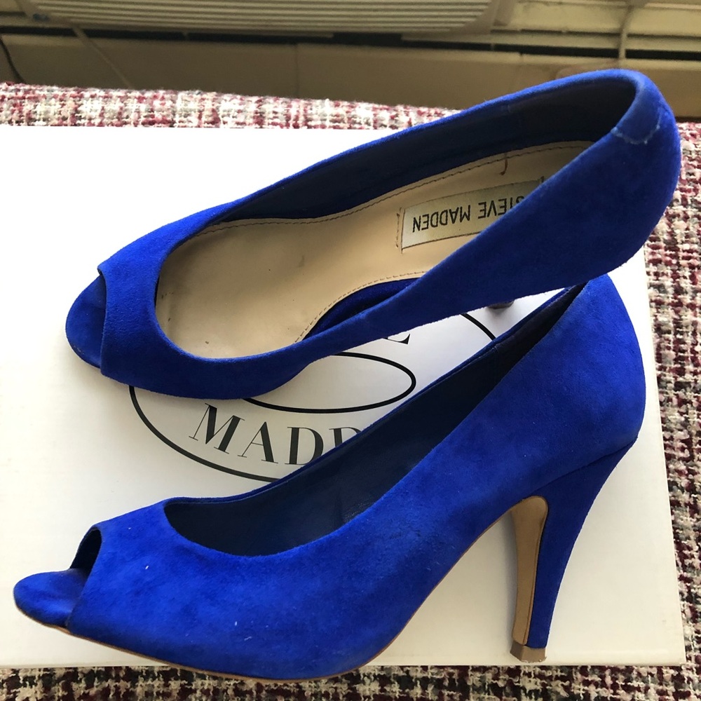 Steve Madden Blue suede short heel